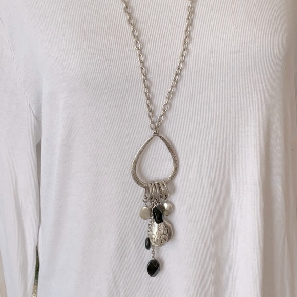 VINTAGE LONG NECKLACE WITH TASSELS & BEAUTIFUL BEADS - Picture 2 of 4